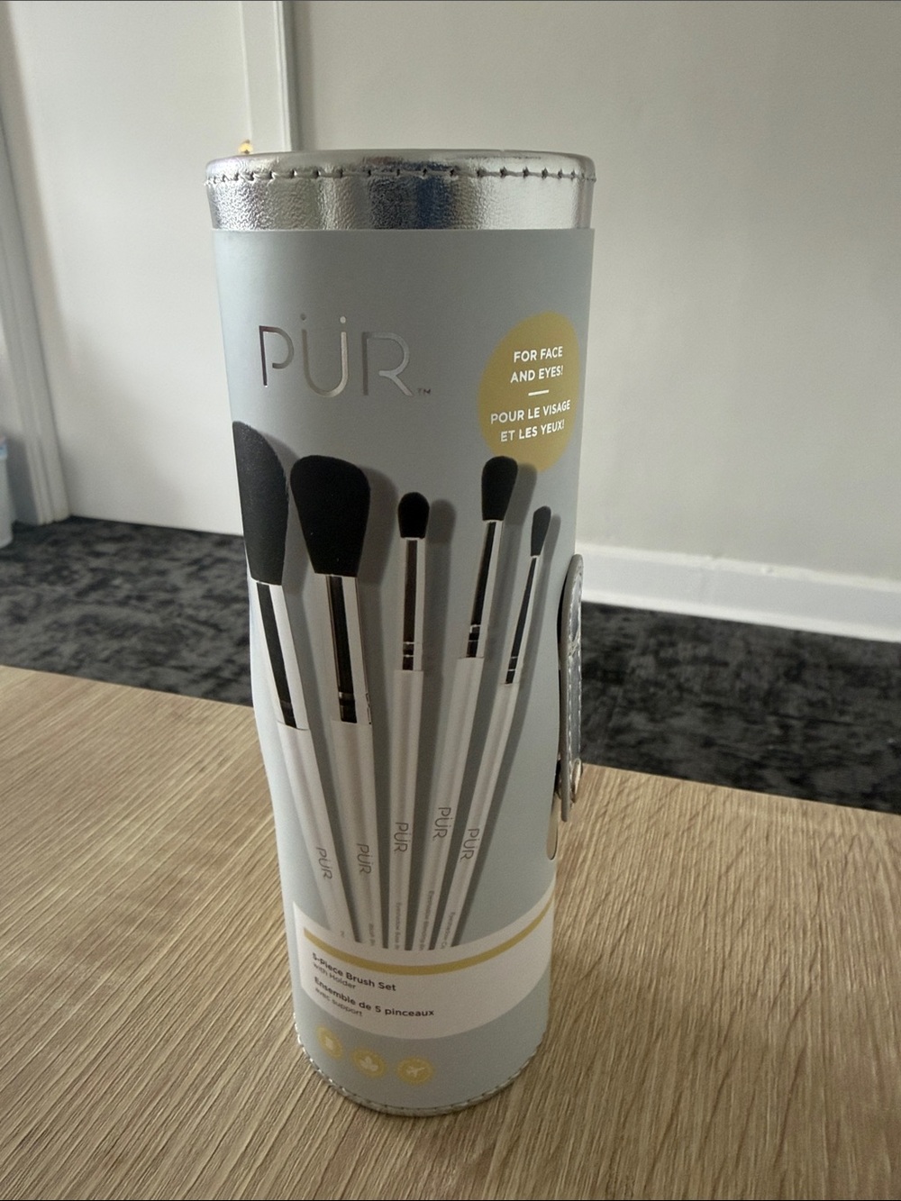 Pur 5 piece brush set with with holder